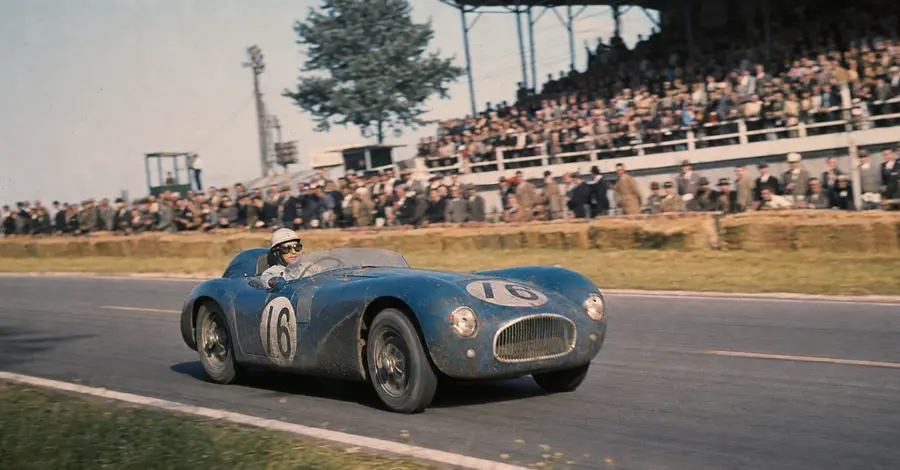 Pierre Levegh’s Talbot-Lago at Le Mans in 1952. Sometimes the hardest part of an endurance race is knowing when to hand over the wheel.