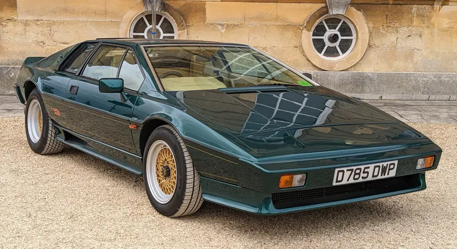 1987_Lotus_Esprit_Turbo_1.jpg